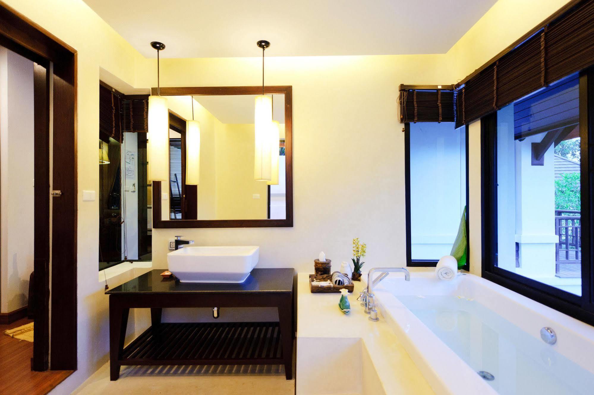 Chiangmai Highlands Golf And Spa Resort Mae On Exterior photo